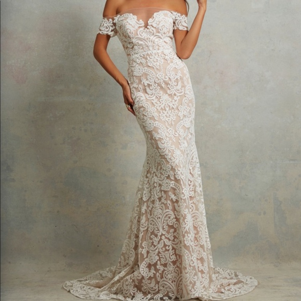 Tara Lauren Henley Wedding Dress